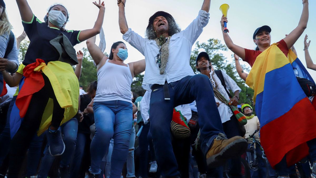 Miles de colombianos vuelven a poner en jaque al Gobierno en las calles