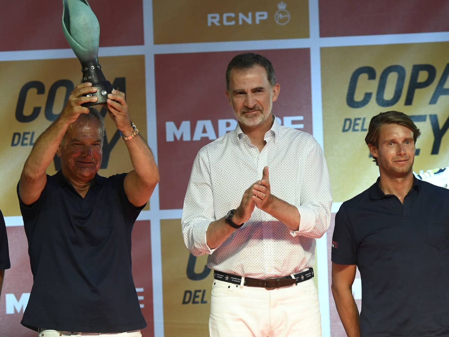El rey Felipe VI entregando los premios de la Copa del Rey MAPFRE. (Limited Pictures)