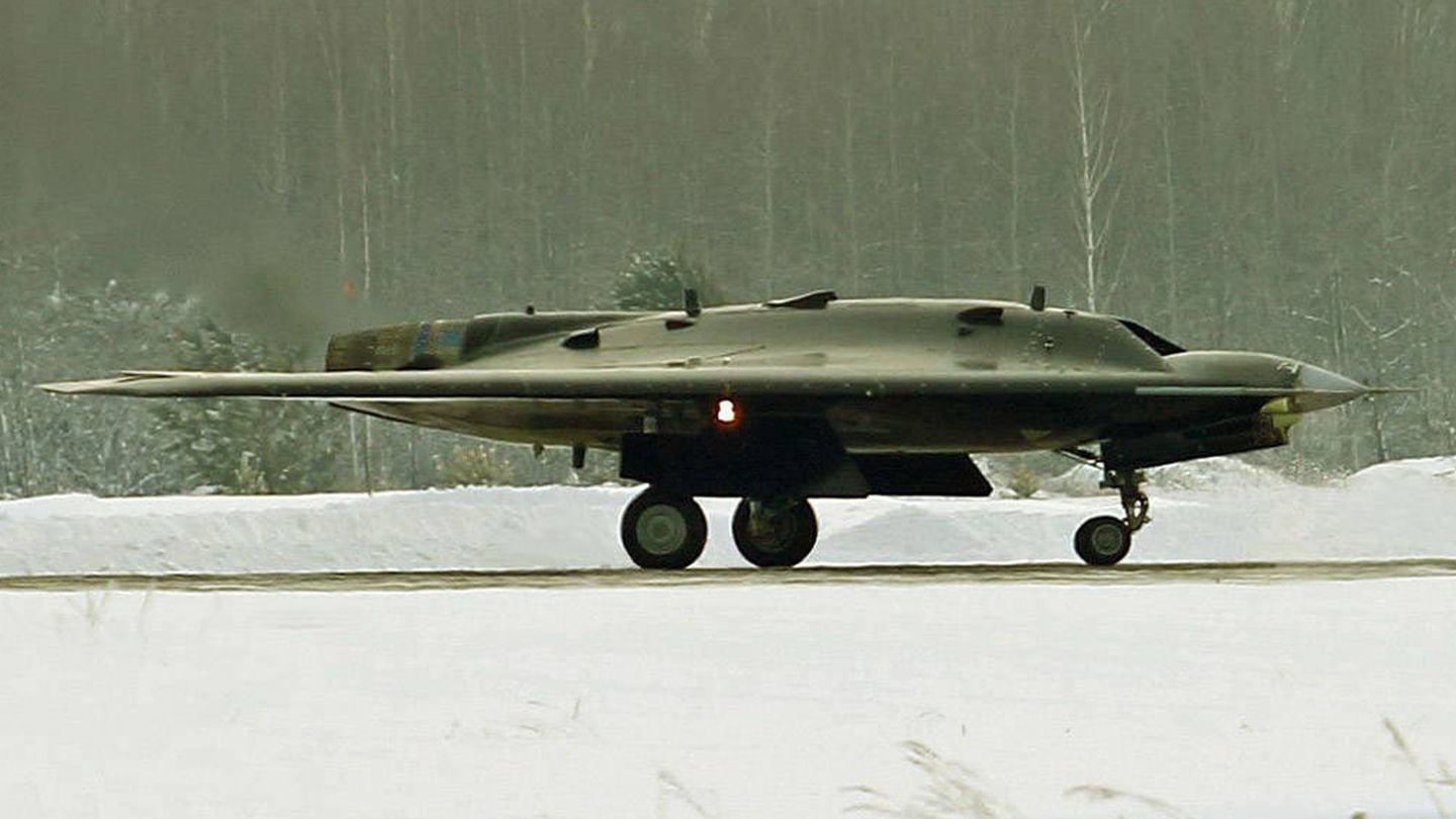 Su-57 Okhotnik(Mil-Ru)