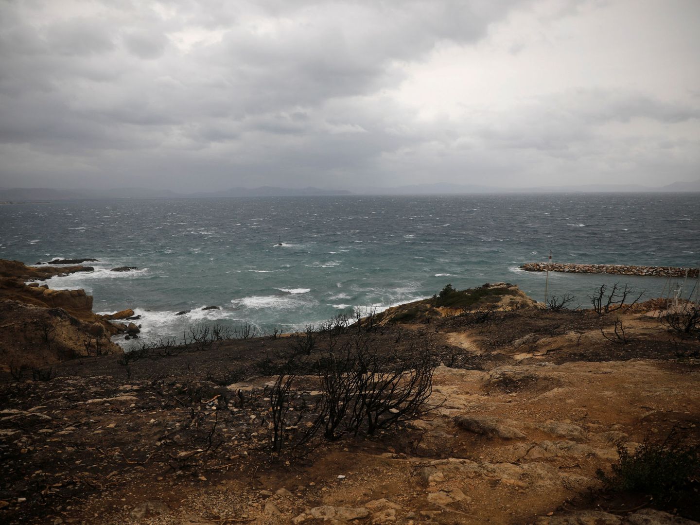 Estado del mar cerca de la ciudad de Atenas este jueves. (Reuters)