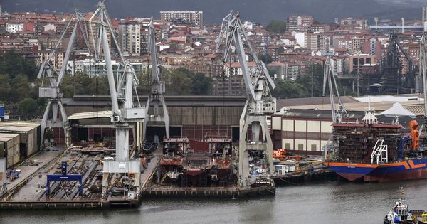 Foto: Vista del astillero La Naval de Sestao. (EFE)