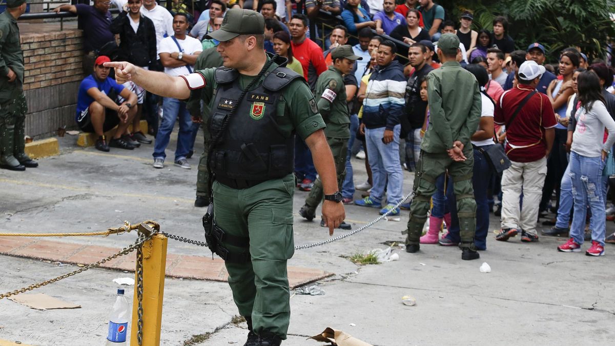Maduro encarcela a comerciantes para controlar los precios