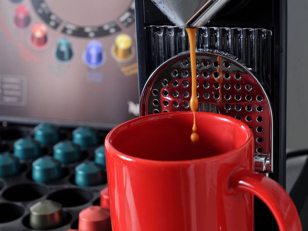 Foto: Cafeteras Nespresso para disfrutar del café en pequeñas cápsulas (iStock)
