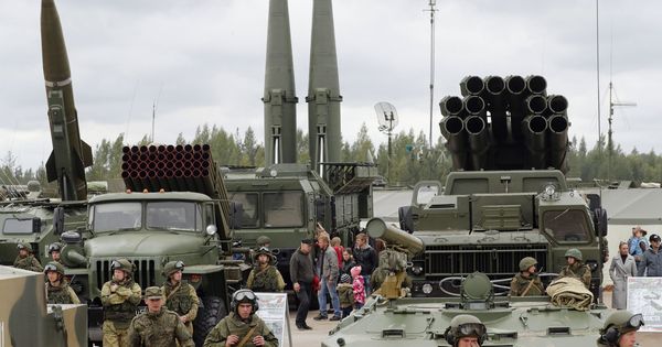 Foto: Varios misiles balísticos tácticos rusos exhibidos durante el Día del Tanque en Luga, cerca de San Petersburgo, en septiembre de 2017. (EFE)