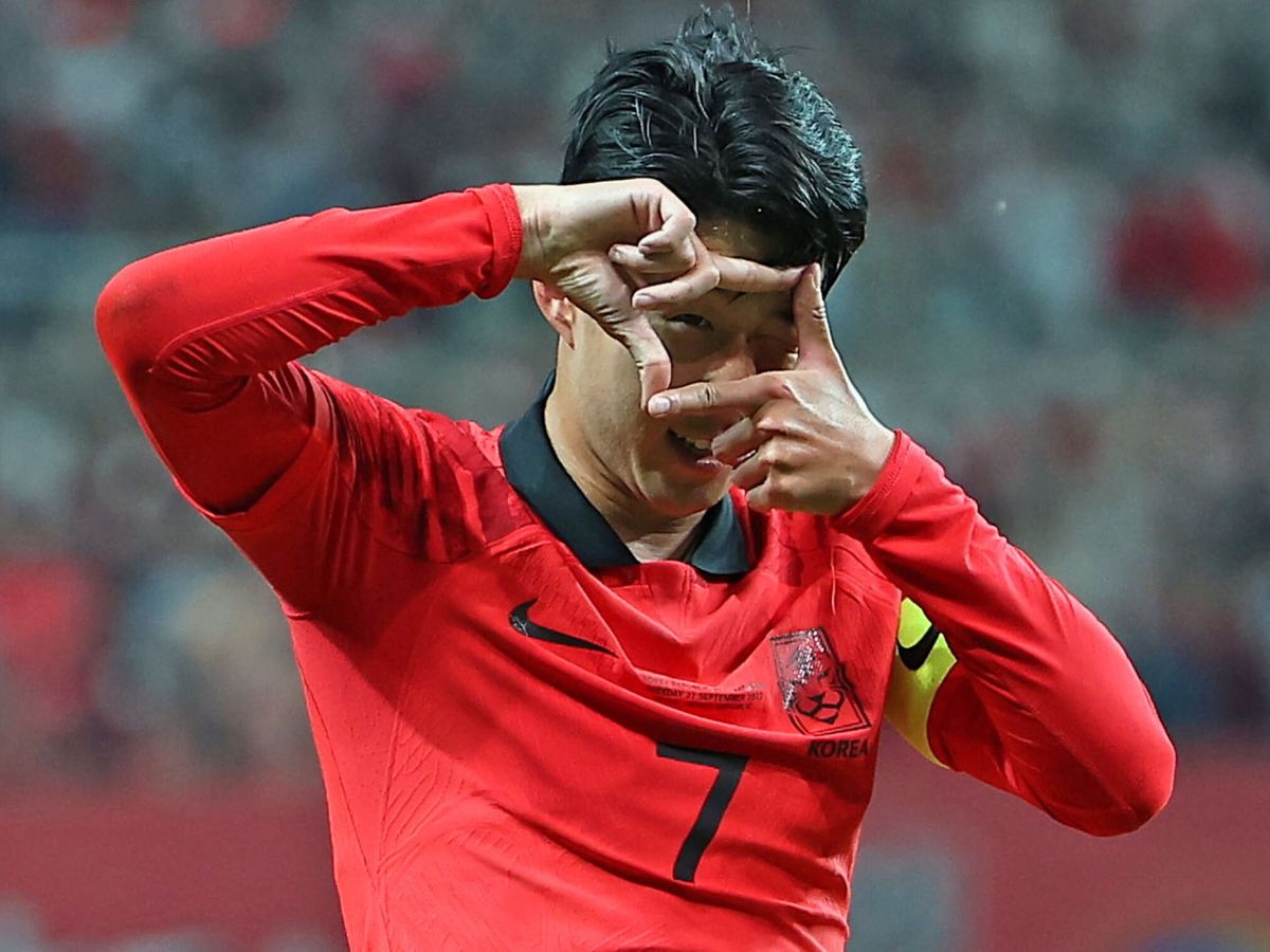Foto: Son Heung-min celebra un gol con Corea. (EFE/EPA/Yonhap)