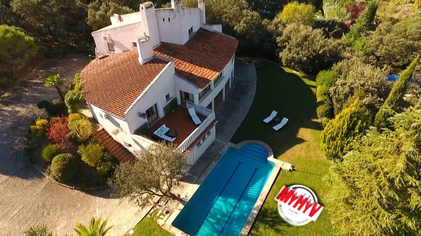 Vista aérea de la 'casa de los tronistas' de 'MYHYV'. (Mediaset España)