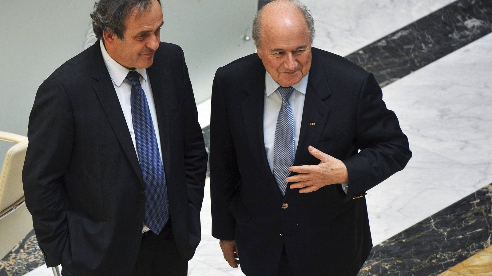 Foto: Joseph Blatter junto a Michel Platini (Efe).
