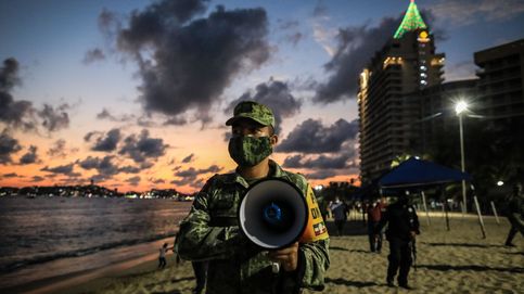 Cobrar a viajeros para financiar el Ejército: México militariza el turismo (y todo lo demás)