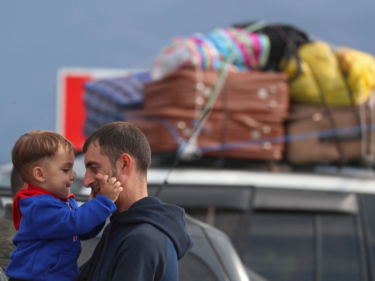 Foto: Refugiados de Nagorno-Karabaj, ek 26 de septiembre. Irakli Gedenidze / REUTERS