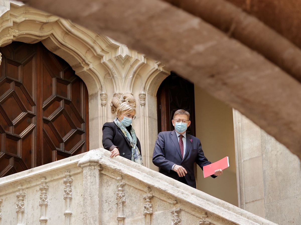Foto: Ana Barceló y Ximo Puig en el Palau de la Generalitat. (EFE)