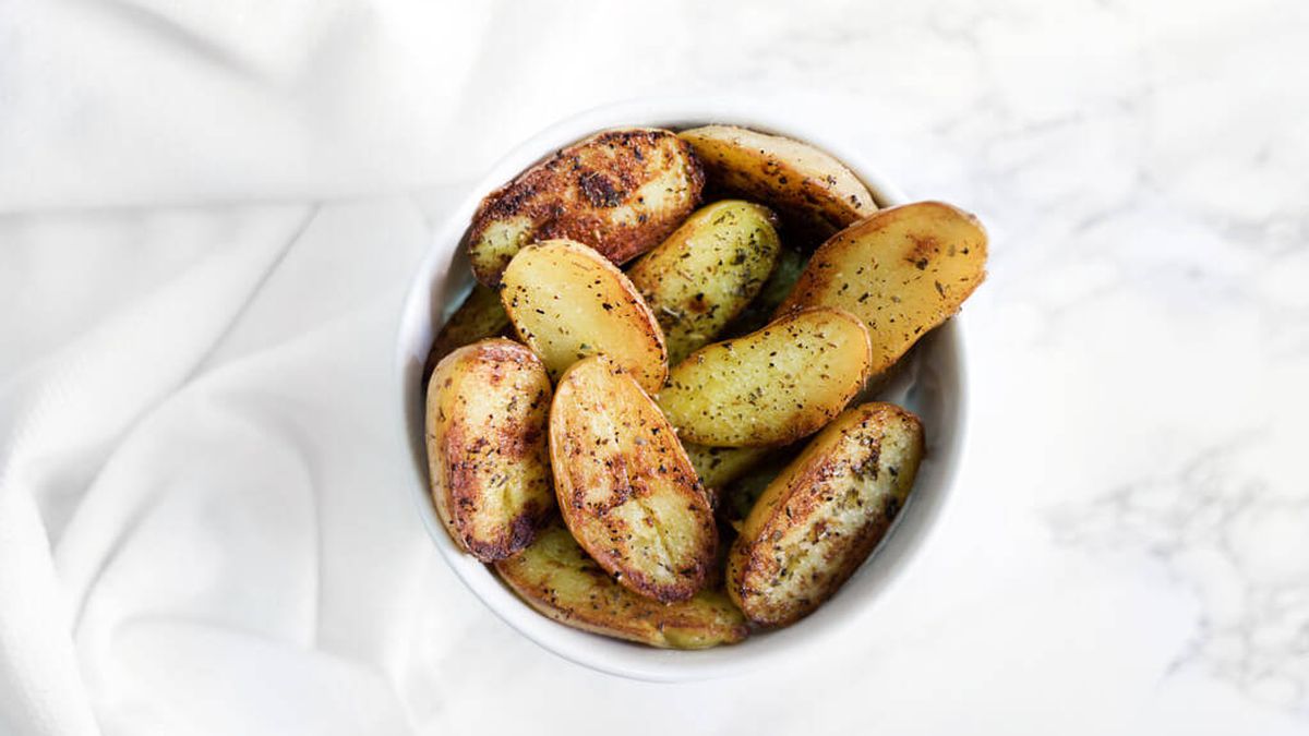 Guarnición de lujo: receta fácil de patatas a las finas hierbas
