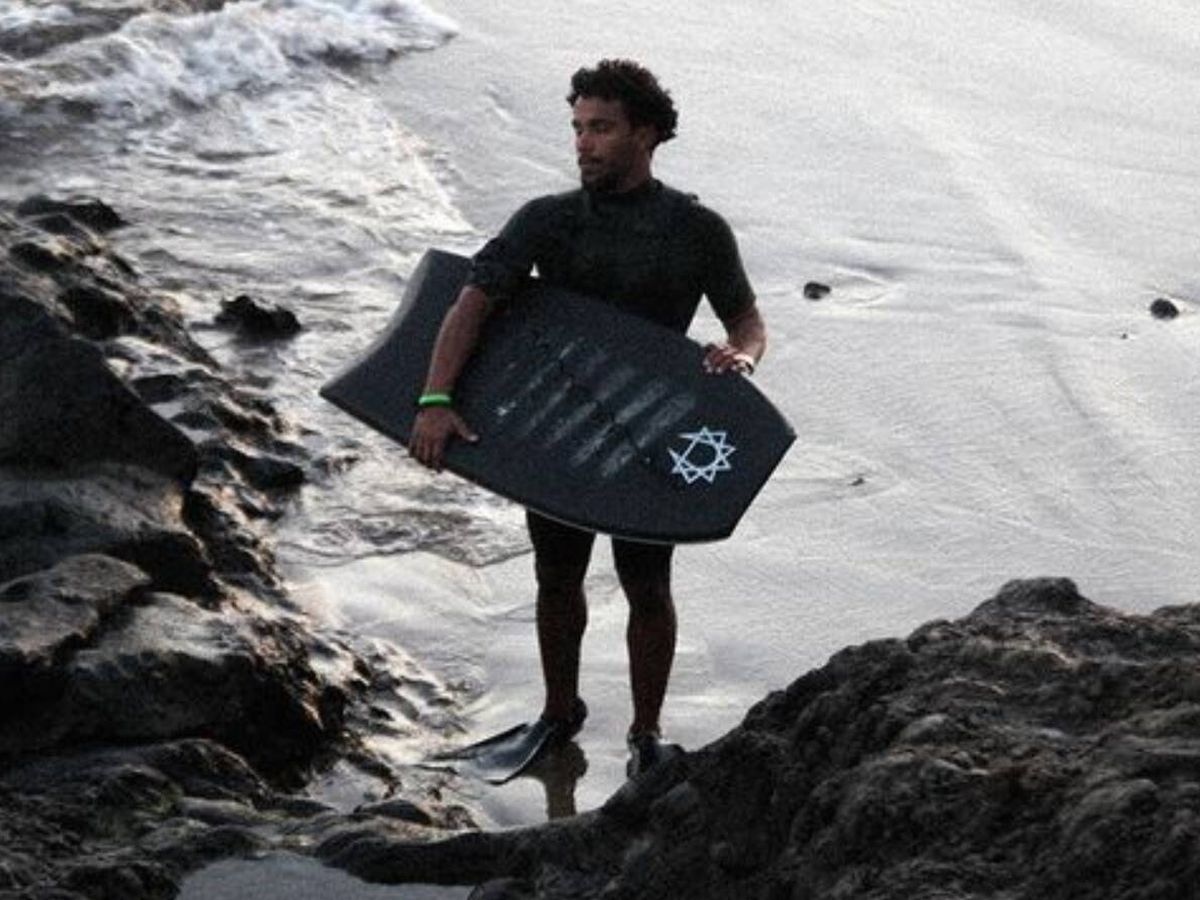 Foto: Este surfista de origen marroquí fallecía este pasado martes en Canarias. (Instagram/@ayoub.adardour_)