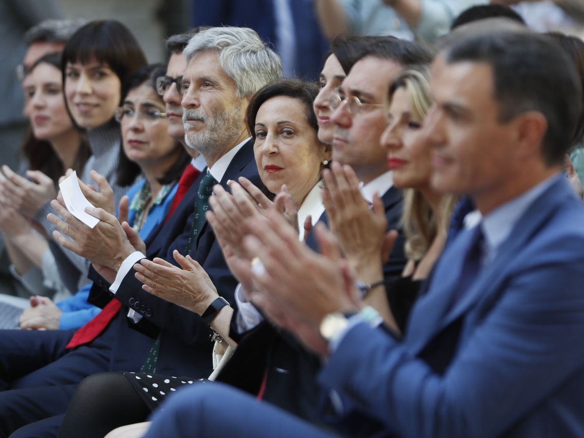 Foto: Sánchez y sus ministros, en un acto en el Senado. (EFE/Mariscal)