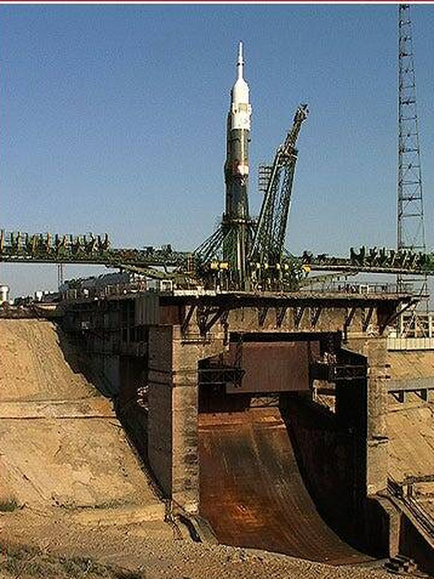Hasta los soviéticos construían plataformas de lanzamiento como debe ser.