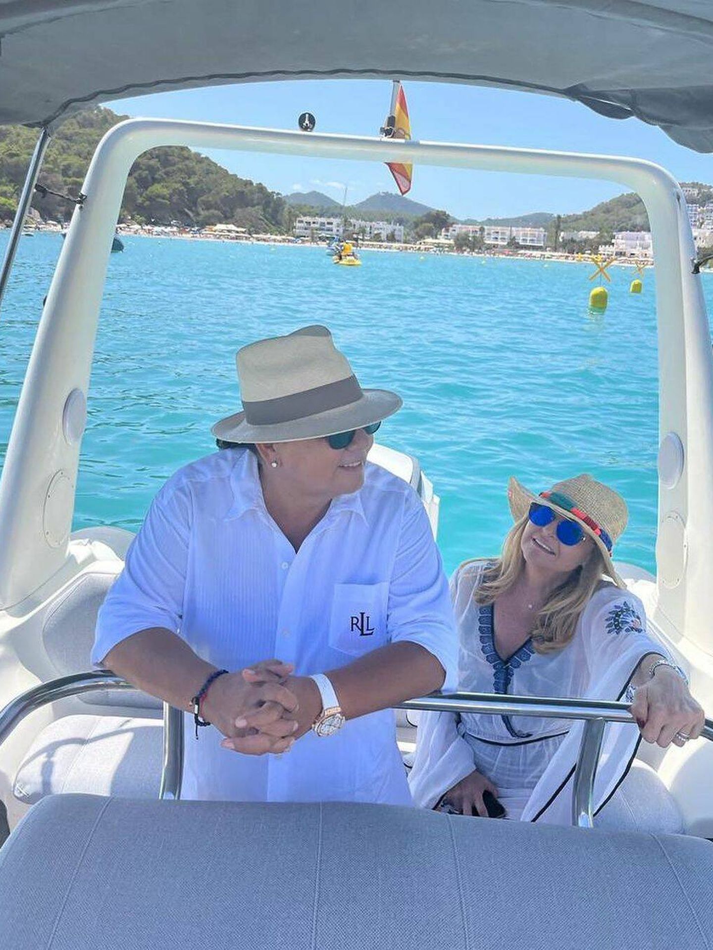 María del Monte e Inmaculada Casal, de vacaciones en Ibiza. (Instagram/@mariadelmonte_oficial)