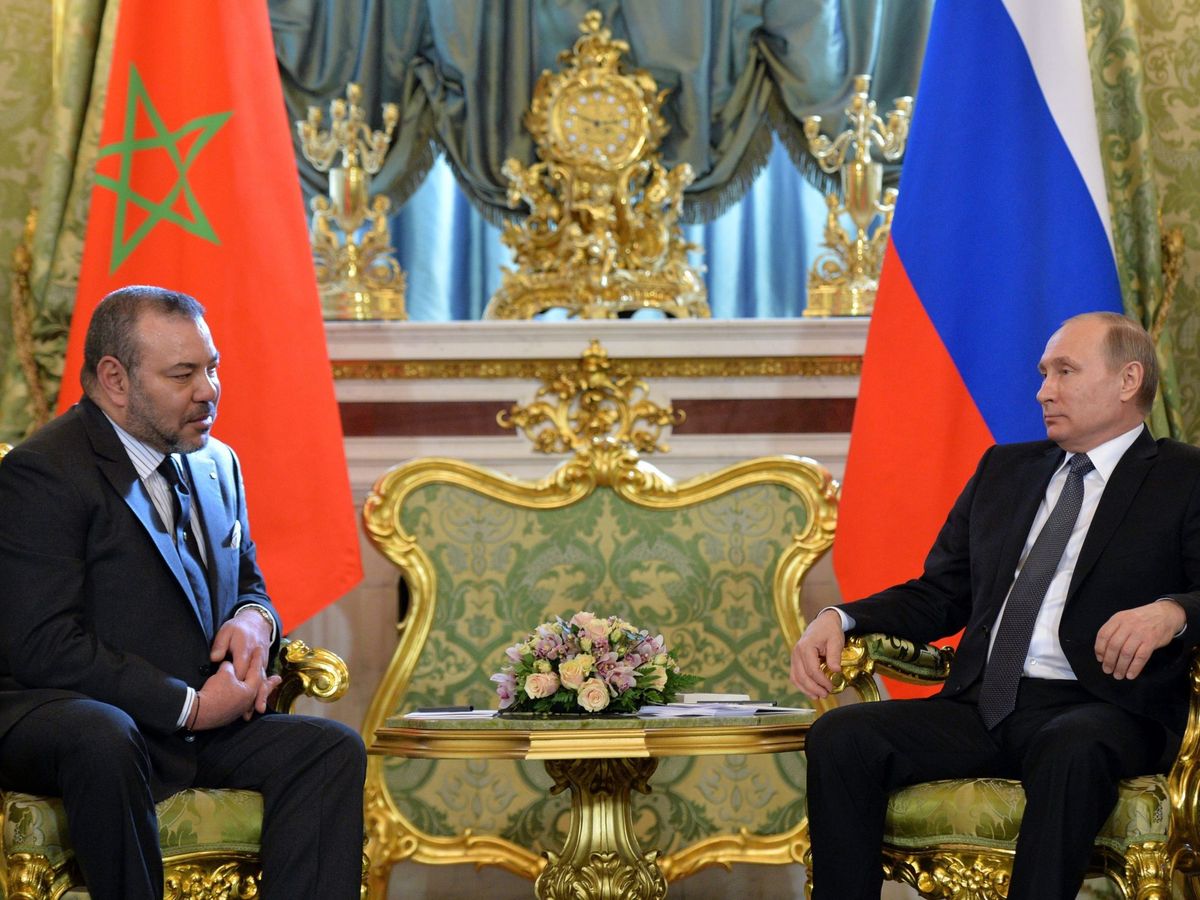Foto: El presidente de Rusia, Vladímir Putin, se reúne con Mohamed VI de Marruecos (i) en 2016. (EFE/Druzhinin)
