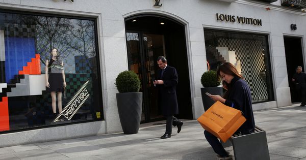 Foto: La tienda de Luois Vuitton en la calle Serrano de Madrid (Reuters/S. V.)