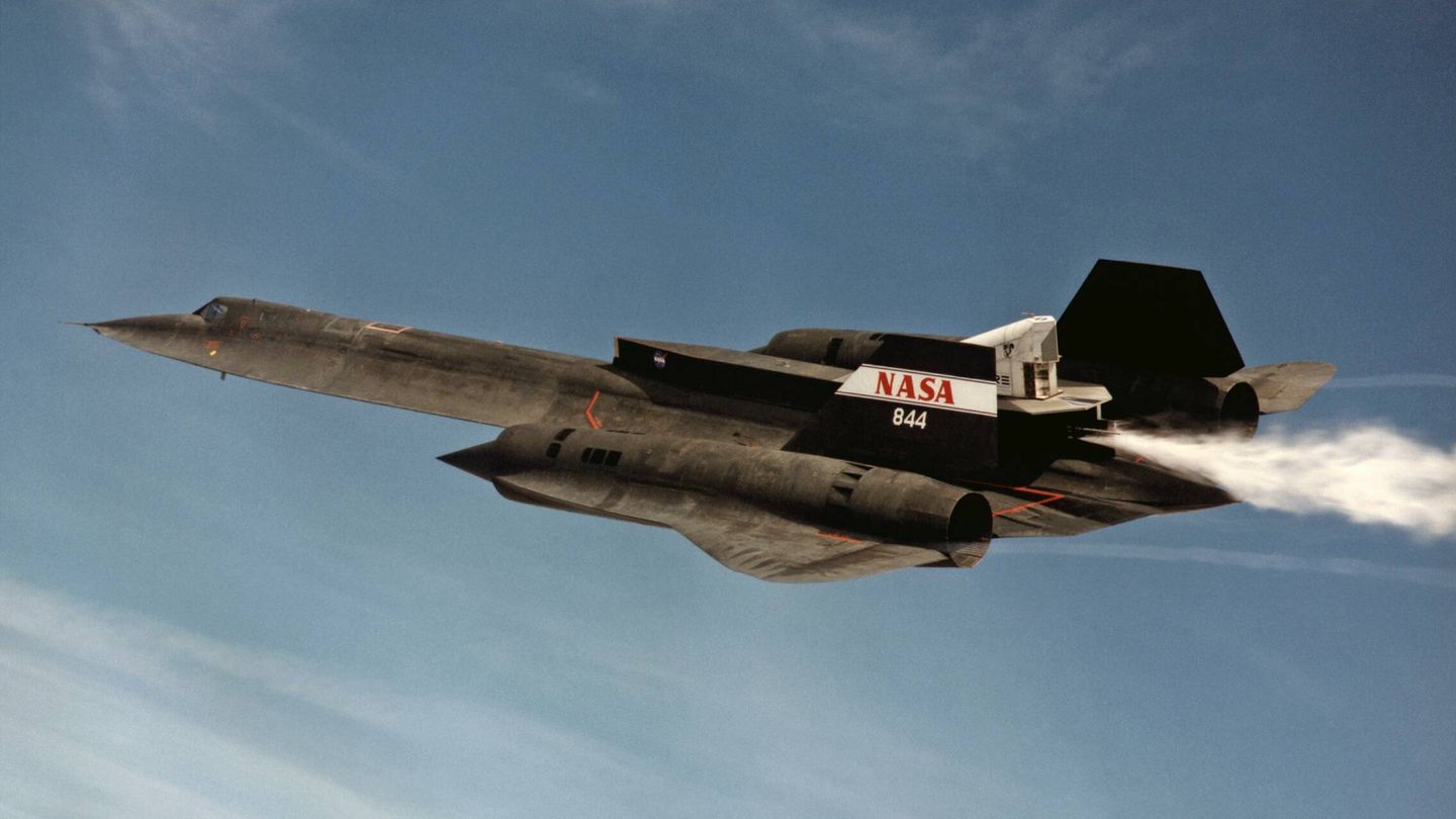 Uno de los SR-71 Blackbirds que fue adoptado por la NASA después de que su retirada militar. (NASA)