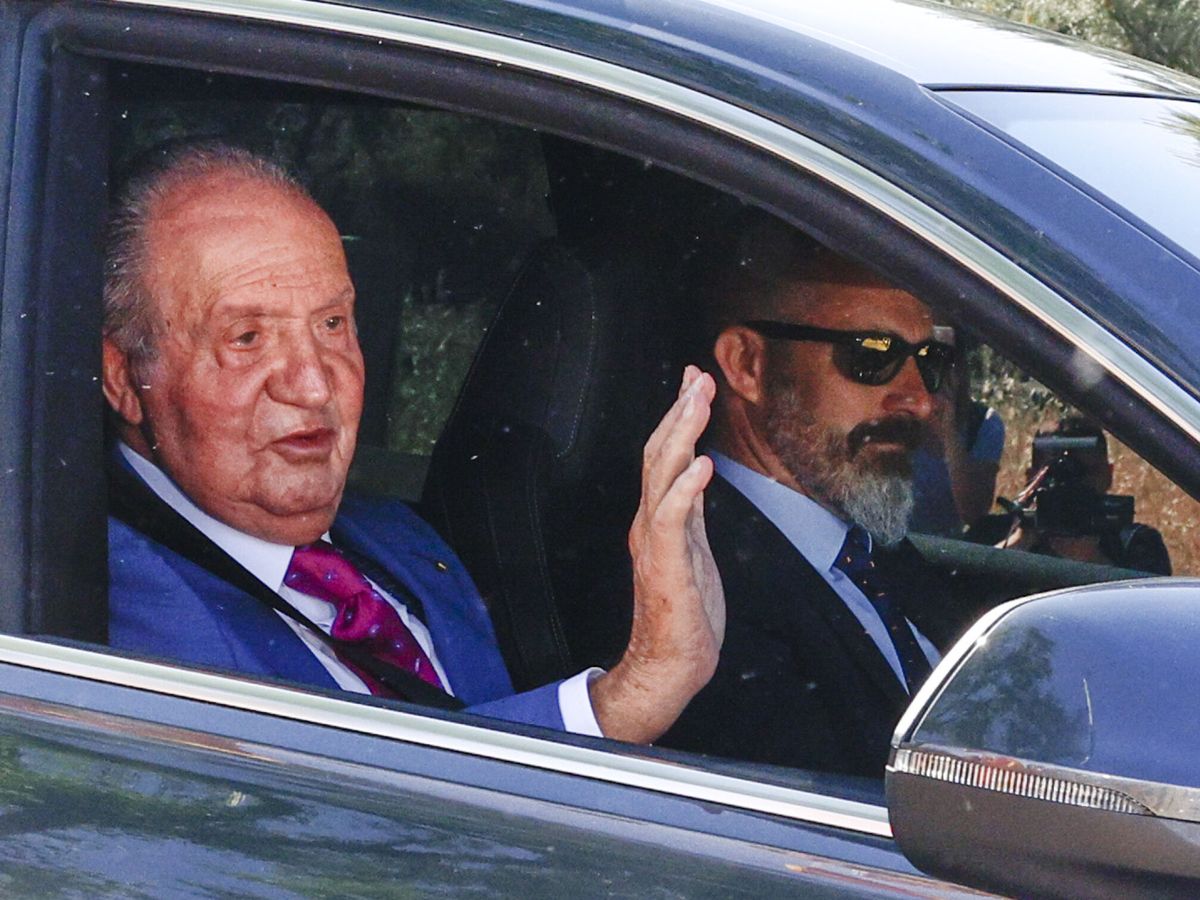 Foto: El rey Juan Carlos a su llegada a Zarzuela, en su visita a España en mayo de este año. (EFE/Rodrigo)