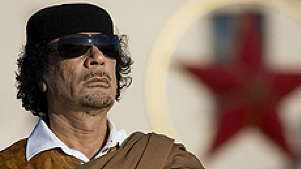 El precio del petróleo se recupera un 1% mientras el cerco a Gadafi disminuye
