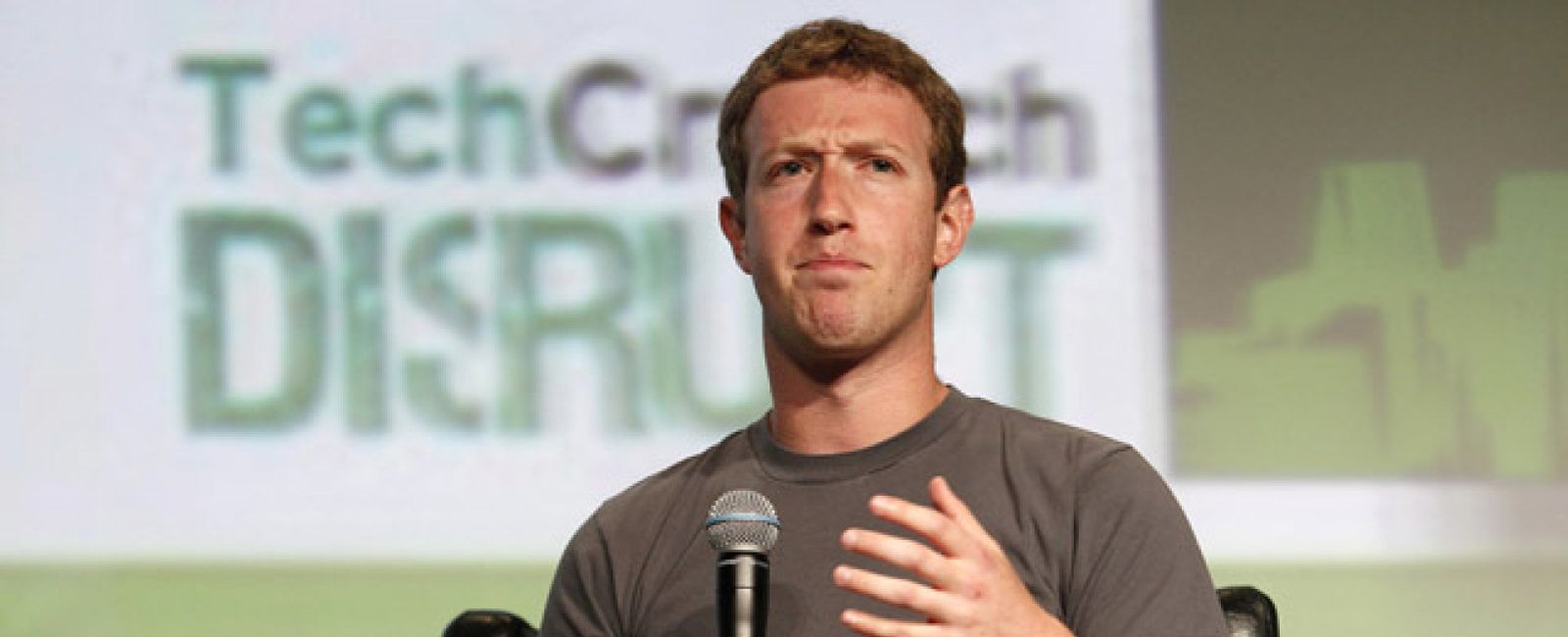 Foto: Zuckerberg, tras el descalabro de Facebook: "Ganaremos más dinero con el móvil que con los ordenadores"