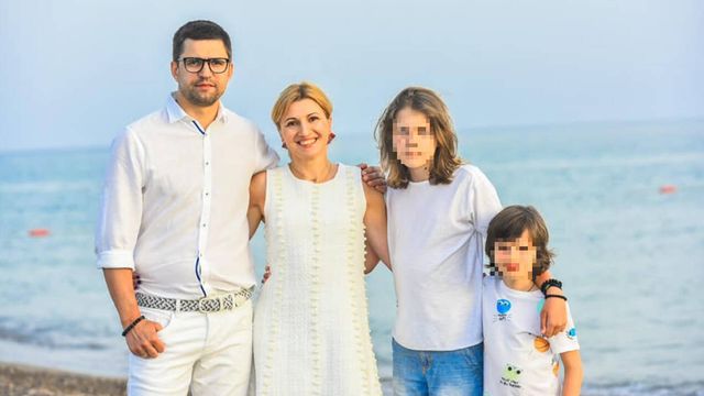 Yevgeni Bazhenkov, junto a su familia. (Cedida)