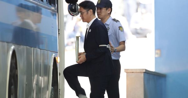 Foto: El heredero de Samsung, Lee Jae-Yong, condenado a cinco años de cárcel. (Reuters)