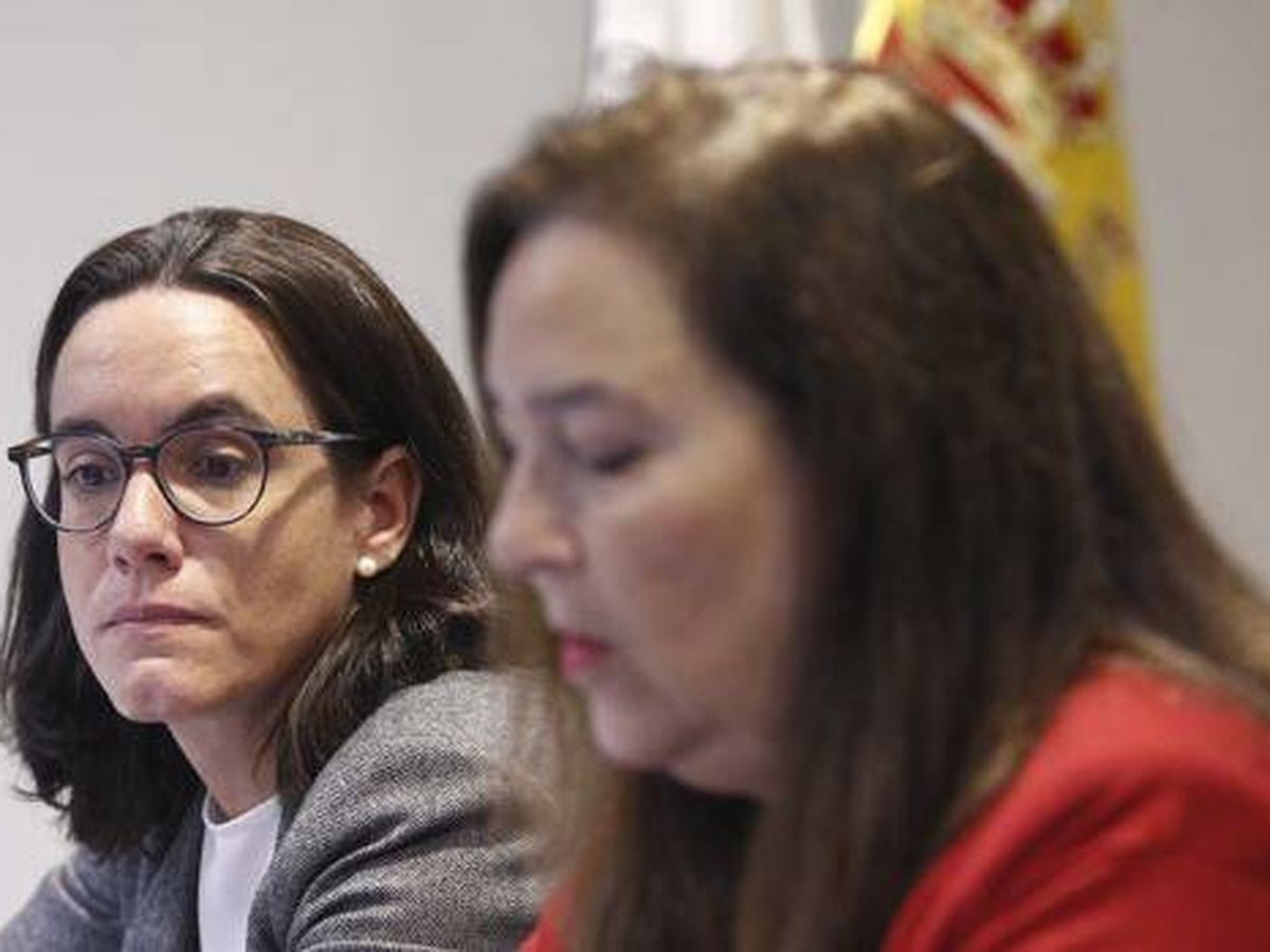 Foto: La abogada Carmen Ladrón de Guevara (izquierda), junto a la presidenta de la AVT, Maite Araluce. (EP)