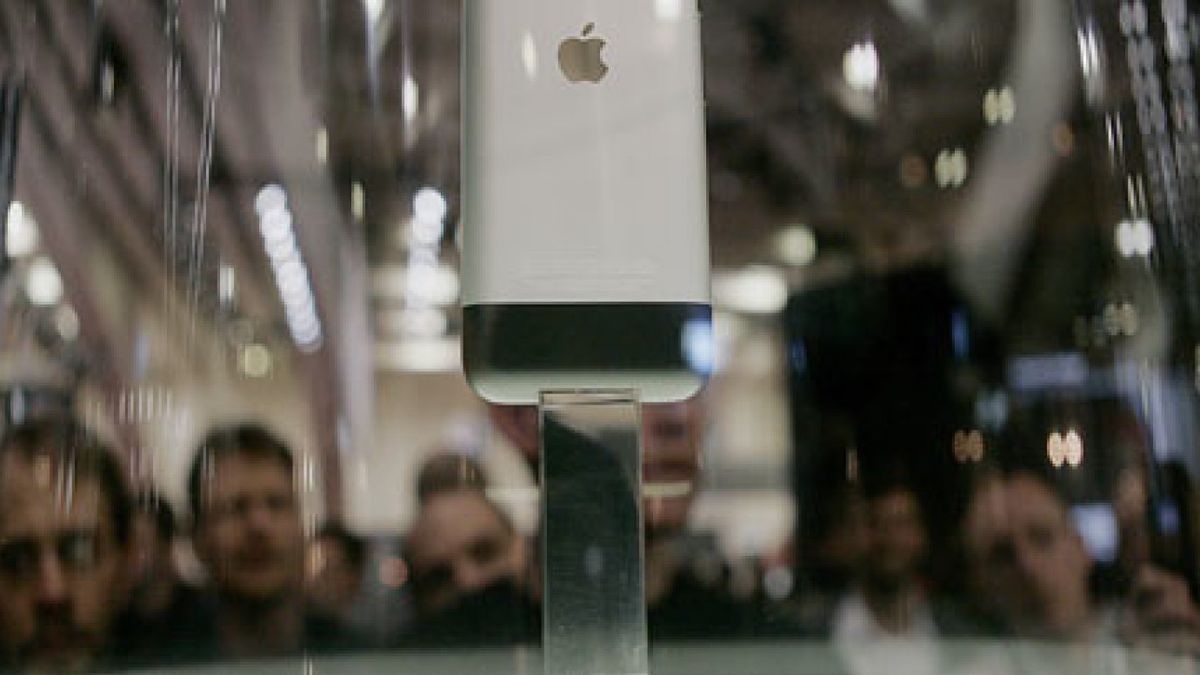 En la cama por el iPhone: la joya de la corona de Apple roba una hora a sus propietarios