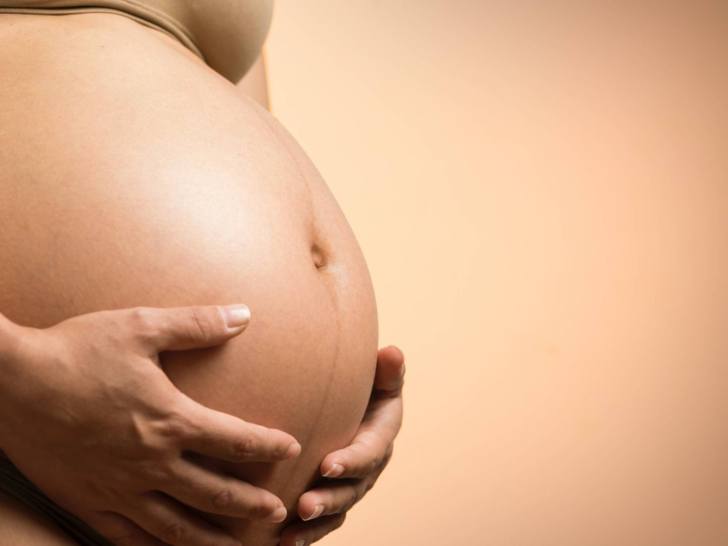 La obesidad materna puede incidir en el desarrollo del feto. (Pexels)