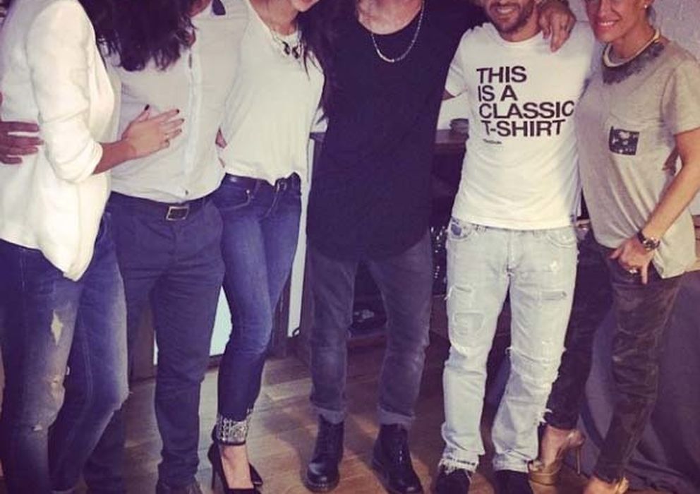 Foto: Vania Millán, René Ramos, Pilar Rubio, Sergio Ramos, Carlos Sánchez y Luján Argüelles (Instagram)
