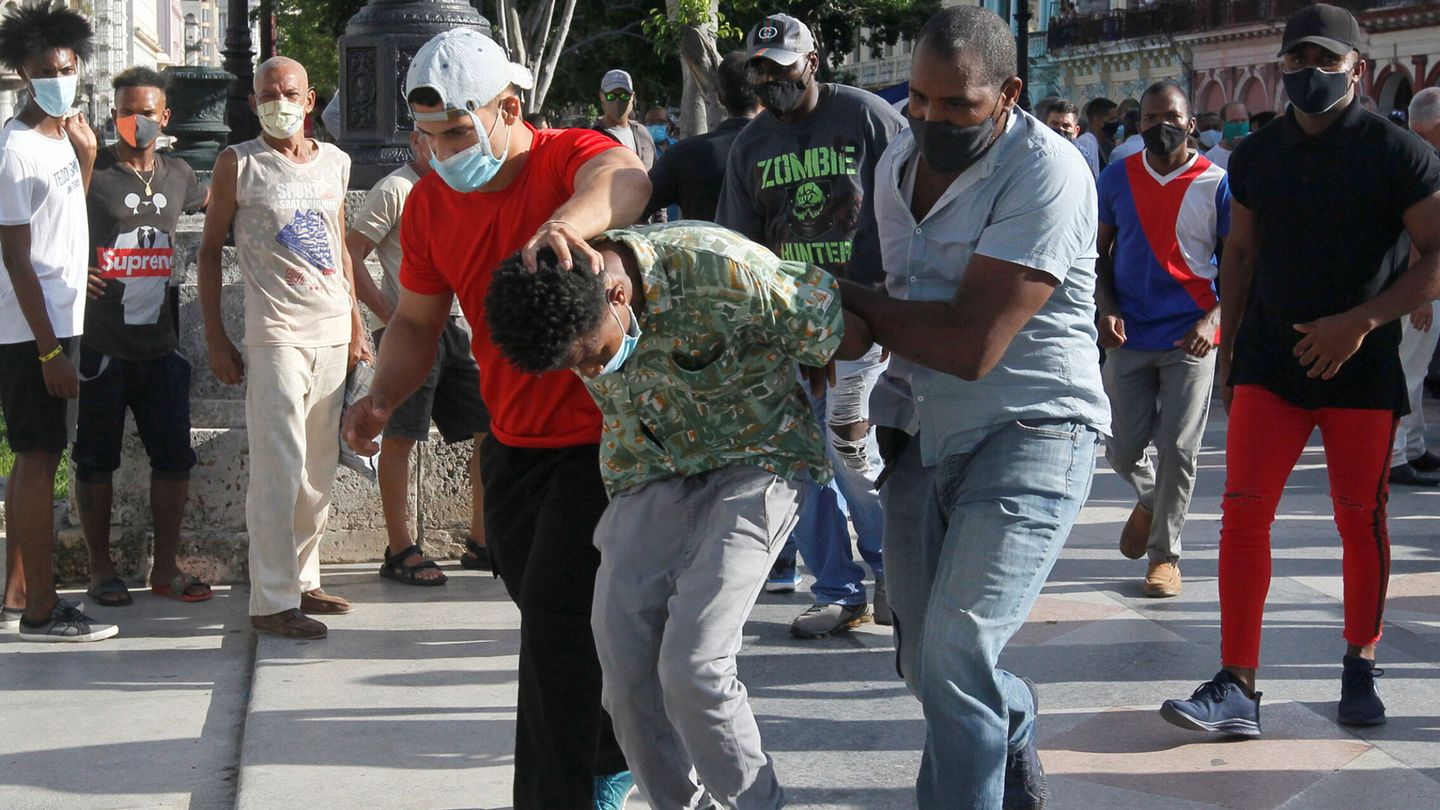 Detención en La Habana. (Reuters)