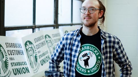 Empleados de Starbucks votan sí a la formación de su primer sindicato en EEUU