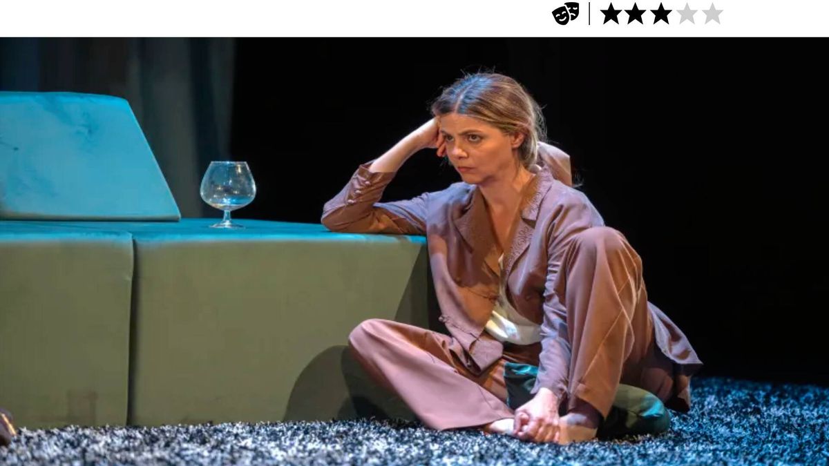 'Un delicado equilibrio': el teatro sesentero puede hacerse muy bien (y genial Manuela Velasco)