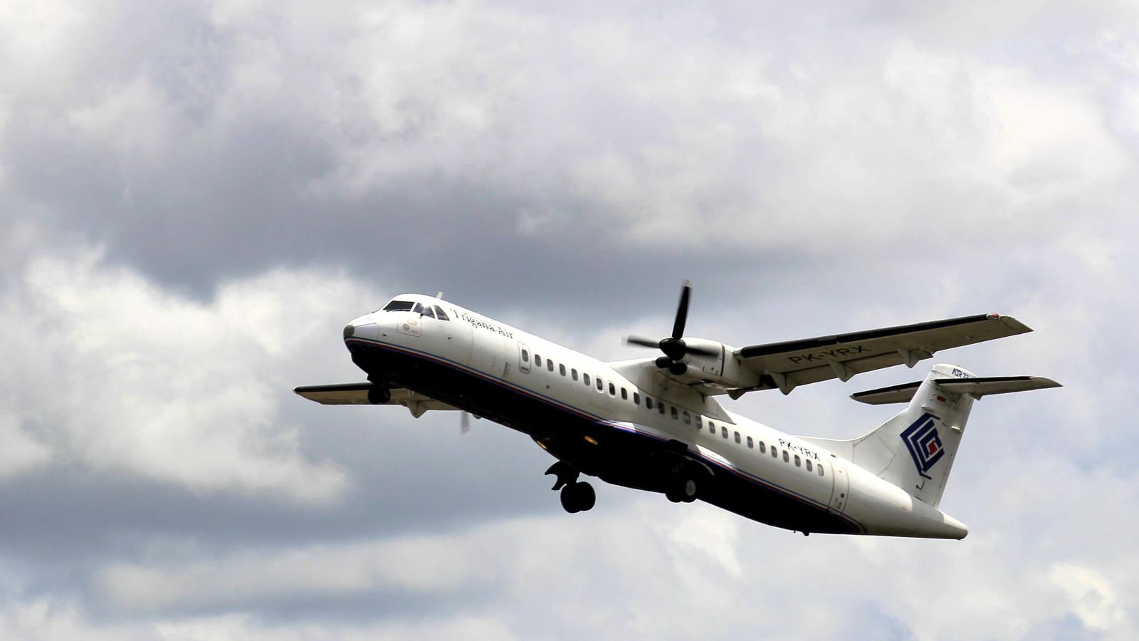 Foto: Un avión de la aerolínea Trigana similar al que ha desaparecido. (EFE)