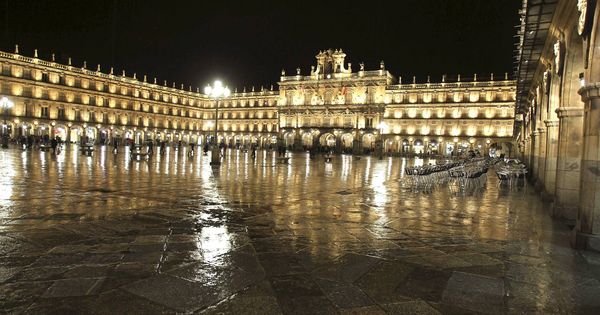Foto: Imagen de archivo de la Plaza Mayor de Salamanca, donde se produjo la supuesta violación este domingo. (EFE)