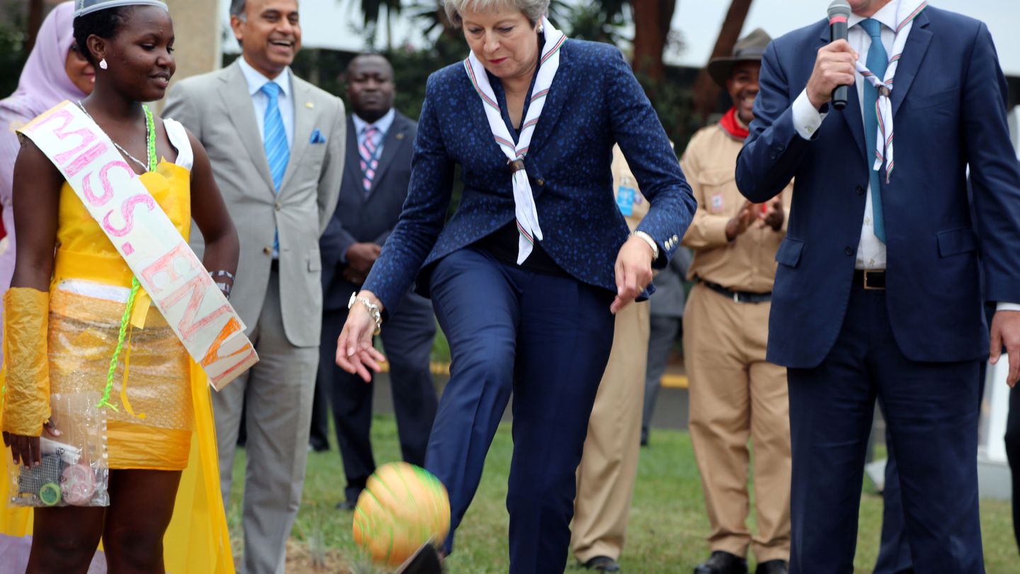 Theresa May, es su reciente viaje a Kenya como primera ministra del Reino Unido. (Reuters)