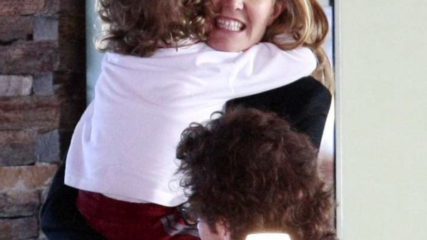 Marta Ortega junto a su hijo en una imagen de archivo. (EFE)