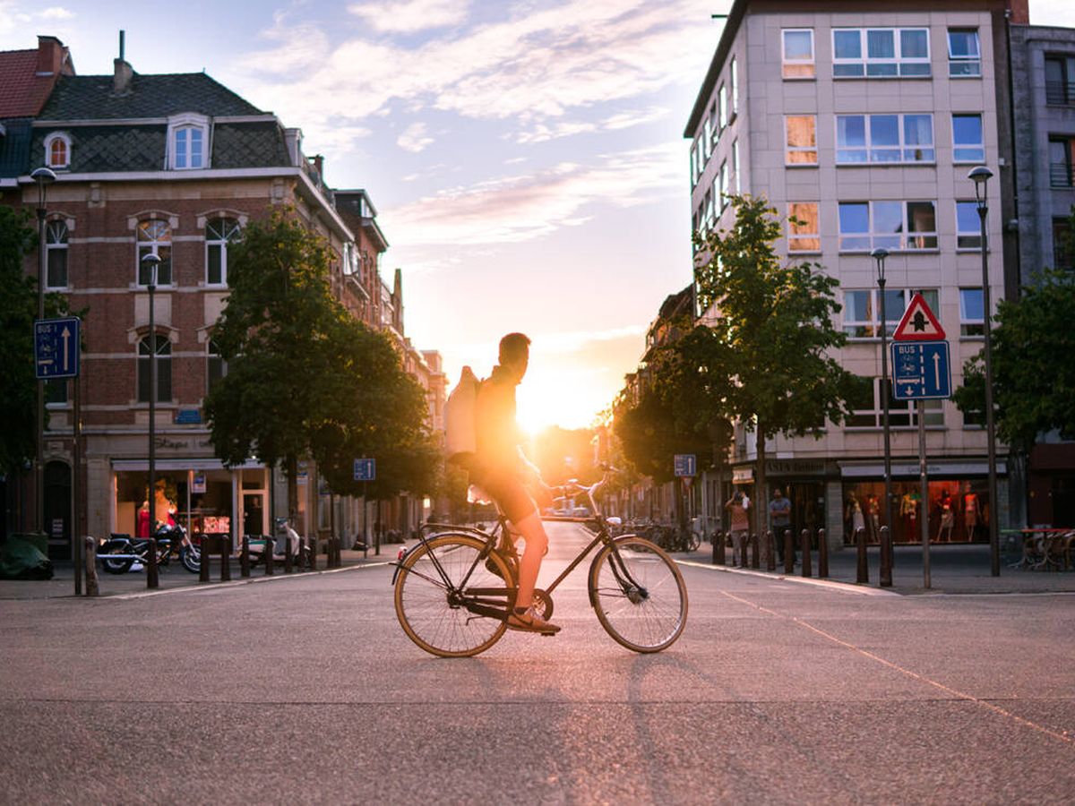 Foto: Las mejores bicicletas plegables para ir a trabajar (Tobias Cornille para Unsplash)
