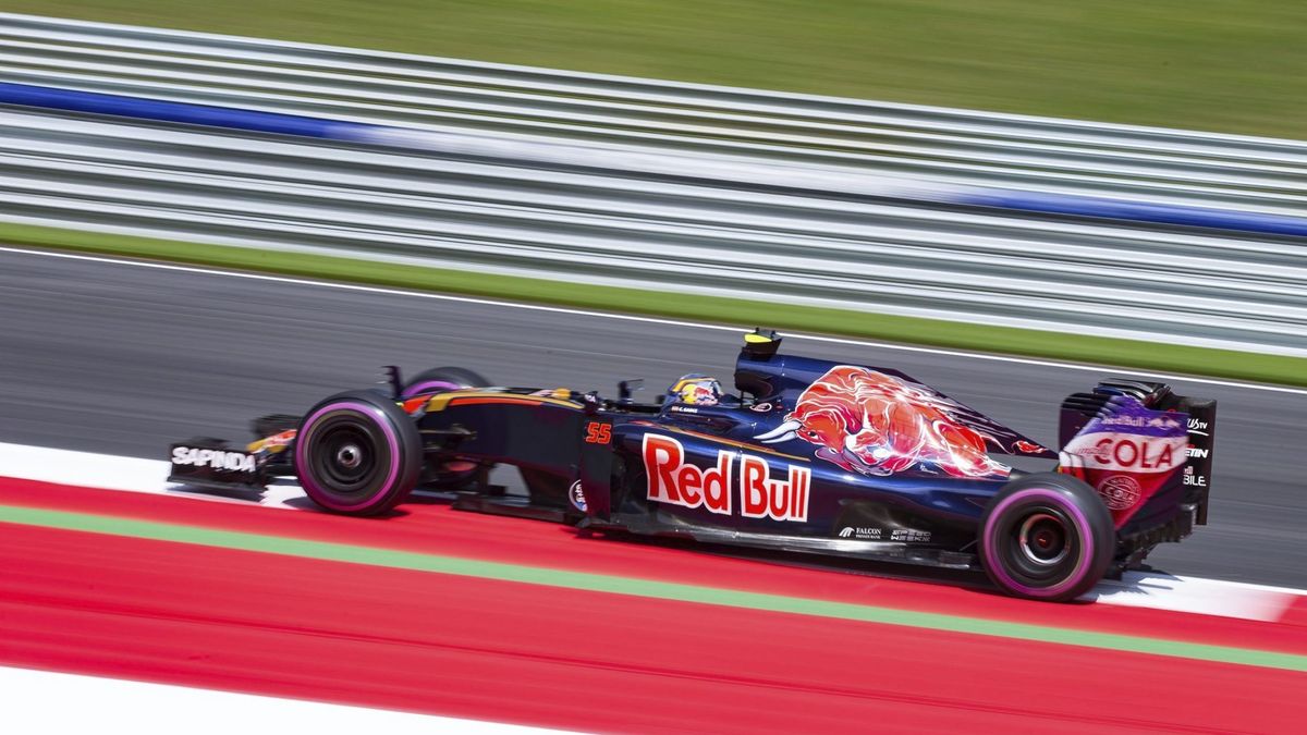 Carlos Sainz da otro puñetazo en la mesa de Red Bull pese a los fallos de Toro Rosso