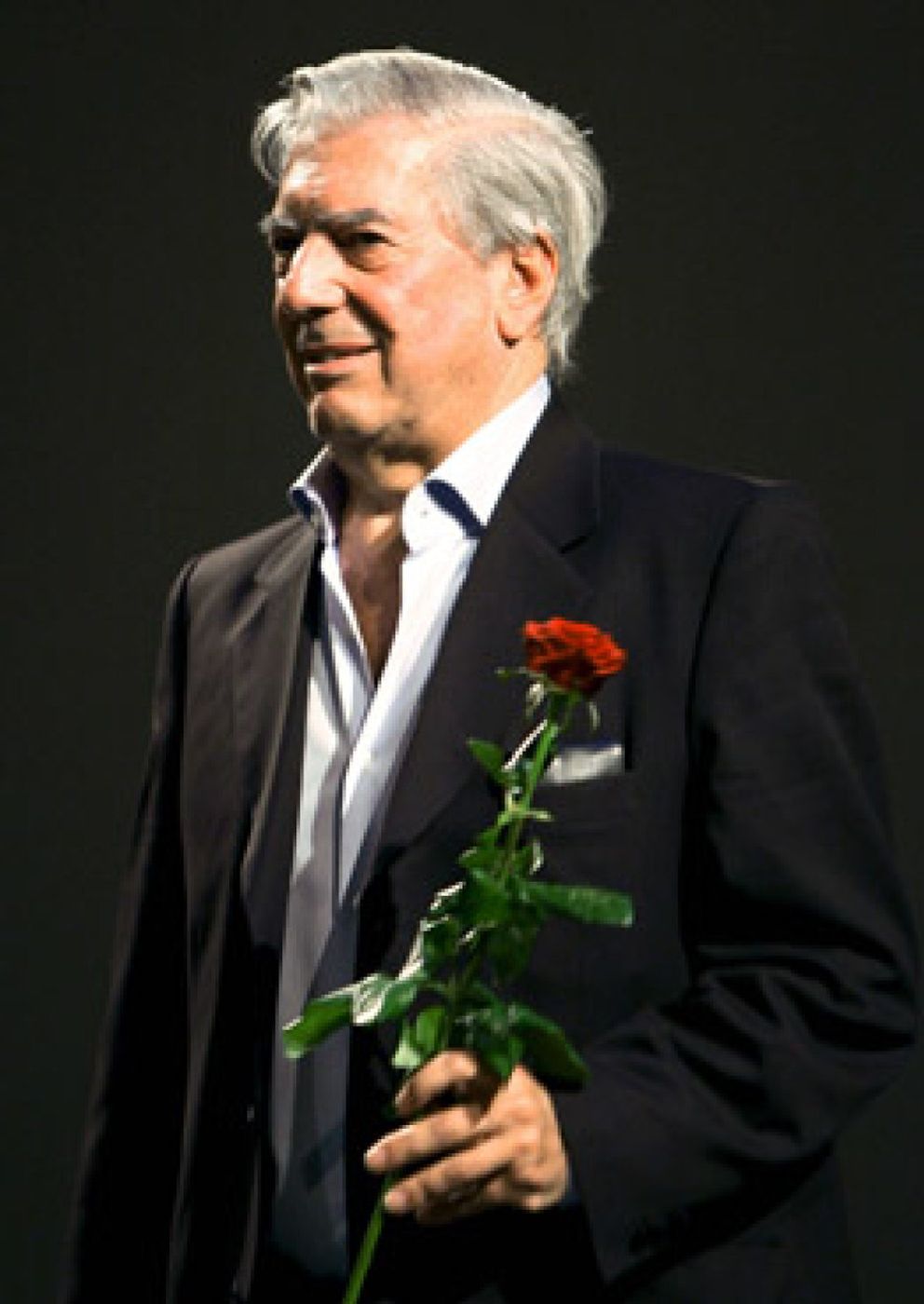 Foto: Mario Vargas Llosa está 'muy bien' de salud, según su esposa