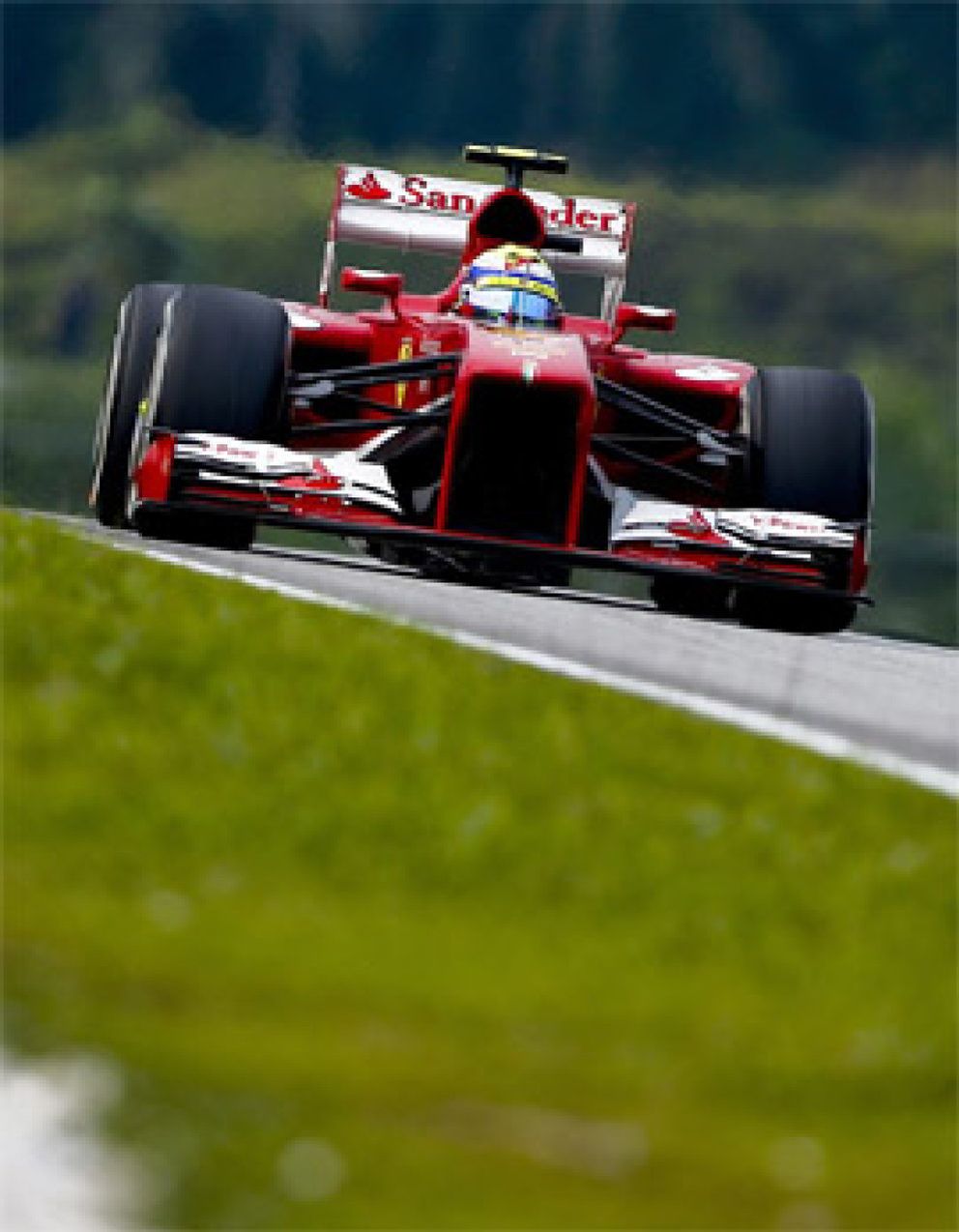 Foto: Ferrari tiene controlado el ritmo de carrera y Pirelli a Red Bull