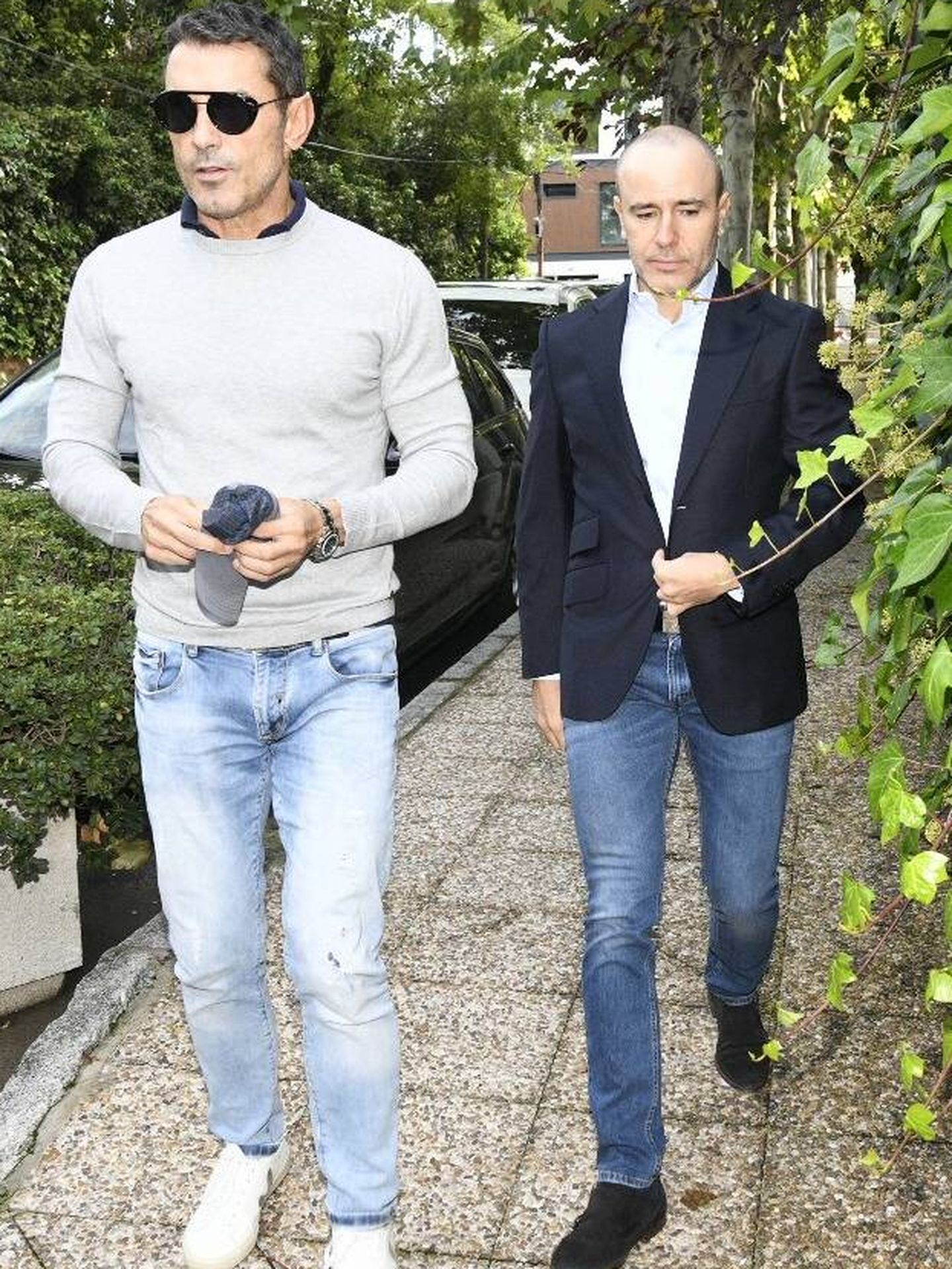 Jesús Vázquez y su marido, Roberto Cortés, llegaban a la casa de Fernando Fernández Tapias y Nuria González. (Europa Press)