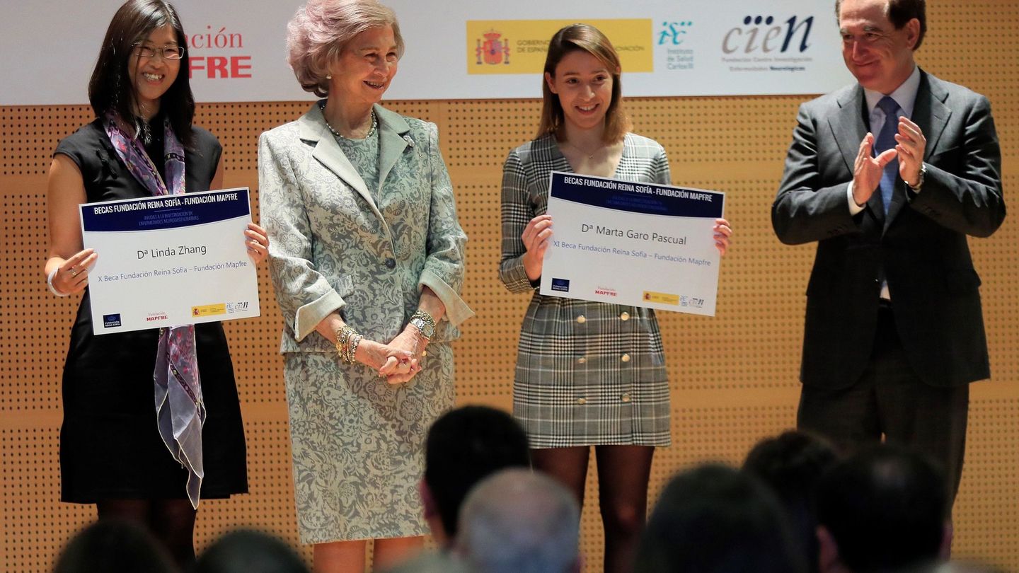 La reina Sofía, en la entrega de las becas de la Fundación Alzheimer. (EFE)