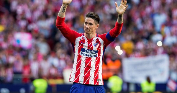 Foto: Fernando Torres se despide del Wanda Metropolitano tras su último partido de Liga. (EFE)
