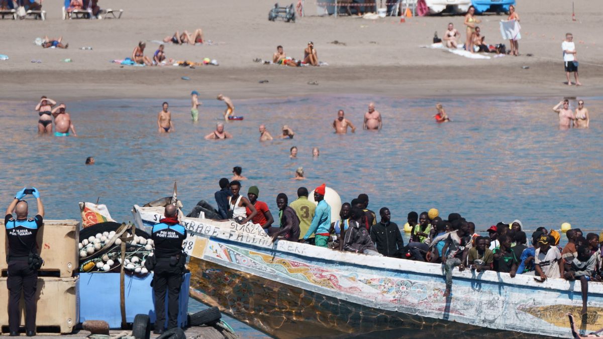 La tarde en la que llegaron más de 900 personas a Canarias en 14 pateras