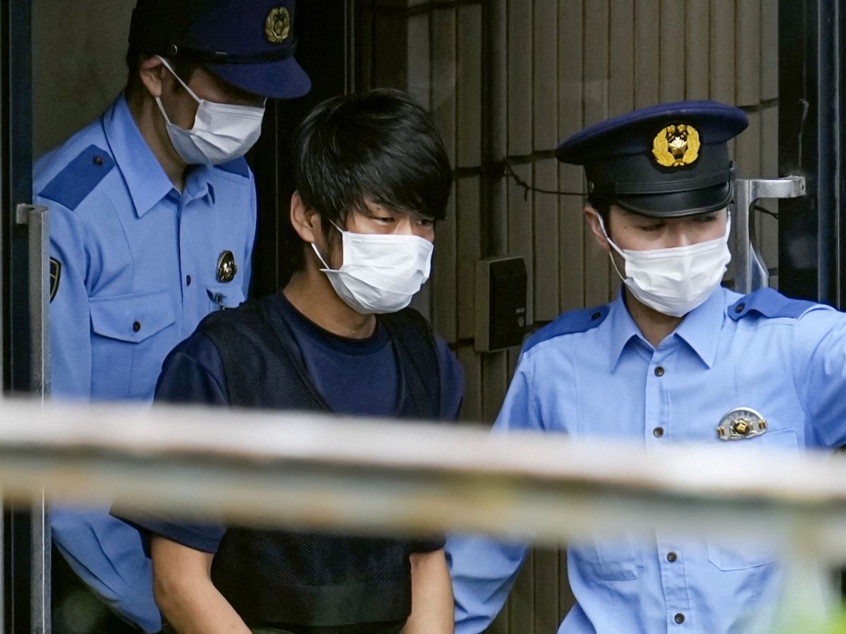 Foto: Tetsuya Yamagami, detenido tras el asesinato. (Reuters/Kyodo)