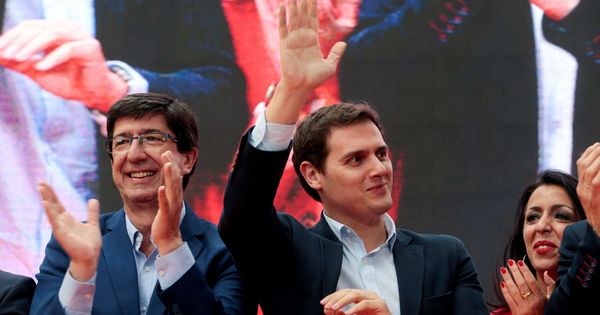 Foto: El lider del partido, Albert Rivera (c) y el candidato de Ciudadanos en Andalucía, Juan Marín. (EFE)