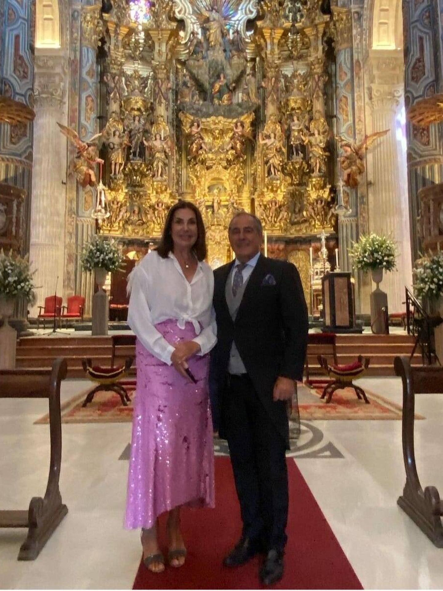 Carmen con el vizconde de Torre Hidalgo en la boda de su sobrina Blanca. (Redes sociales)