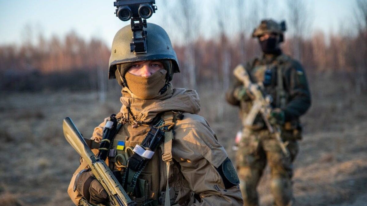 La unidad de élite ucraniana que utiliza drones diminutos para destruir blindados rusos